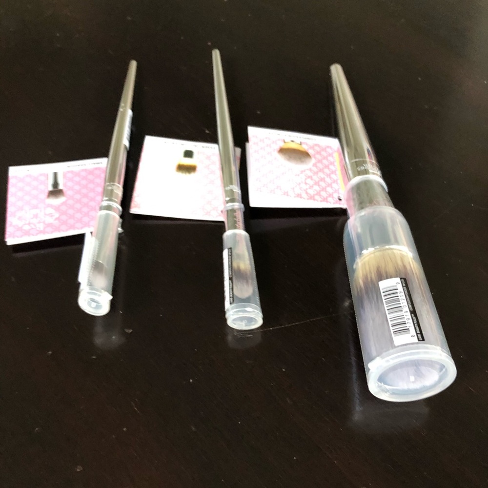 IT Brushes For ULTA “Love Beauty Fully” Set of 3 - Picture 12 of 16